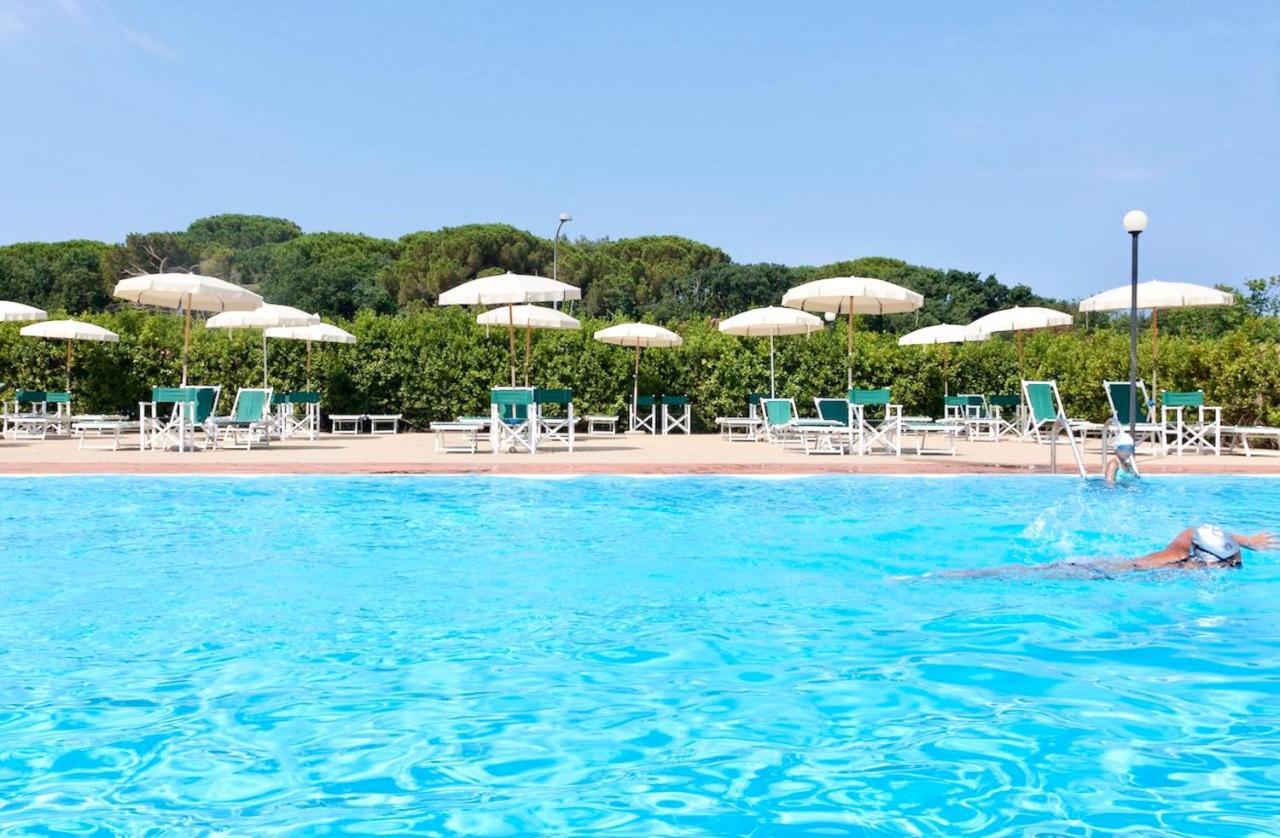 Isa-Apartments 4 Beds In Residence With Swimming-Pool In San Vincenzo, Just 600 Meters From The Sea Exterior foto
